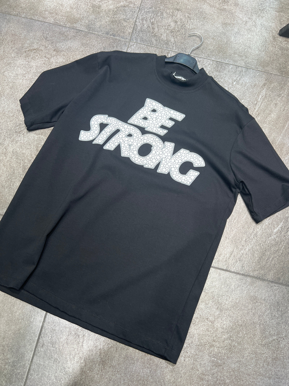 T-shirt 0112 Black Friday 2025